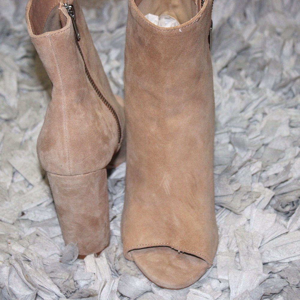 Slightly worn open toe chunky ankle boots (SM)